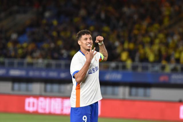 世俱杯投注-【中超】克雷桑戴帽 西海岸1比5泰山遭赛季首败